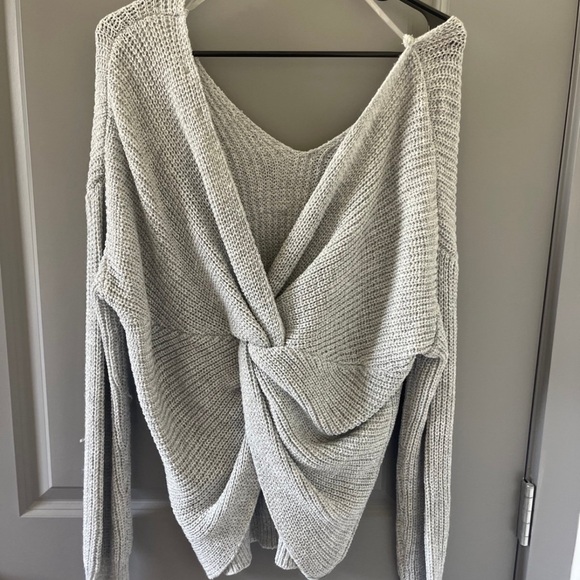 NWT Francesca’s medium sweater - Picture 3 of 3
